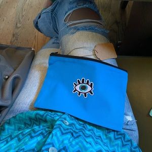 Pouch eye/perfect for the makeup